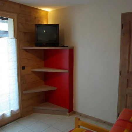 아파트 Ressachaux Centre 2 A 3 Pers Calme Vue Jardin Parking 모르진